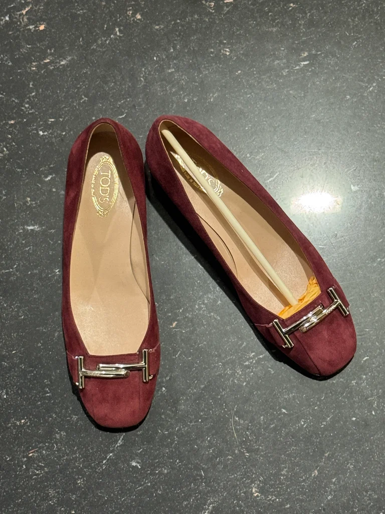 👠 Ballerines Tod’s en cuir bordeaux – élégance intemporelle ✨